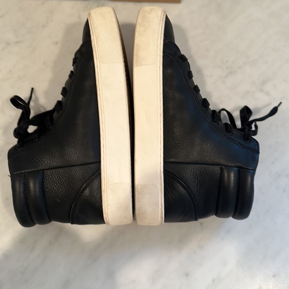 UGG Olli style leather high top sneakers w 📦 - Picture 4 of 8